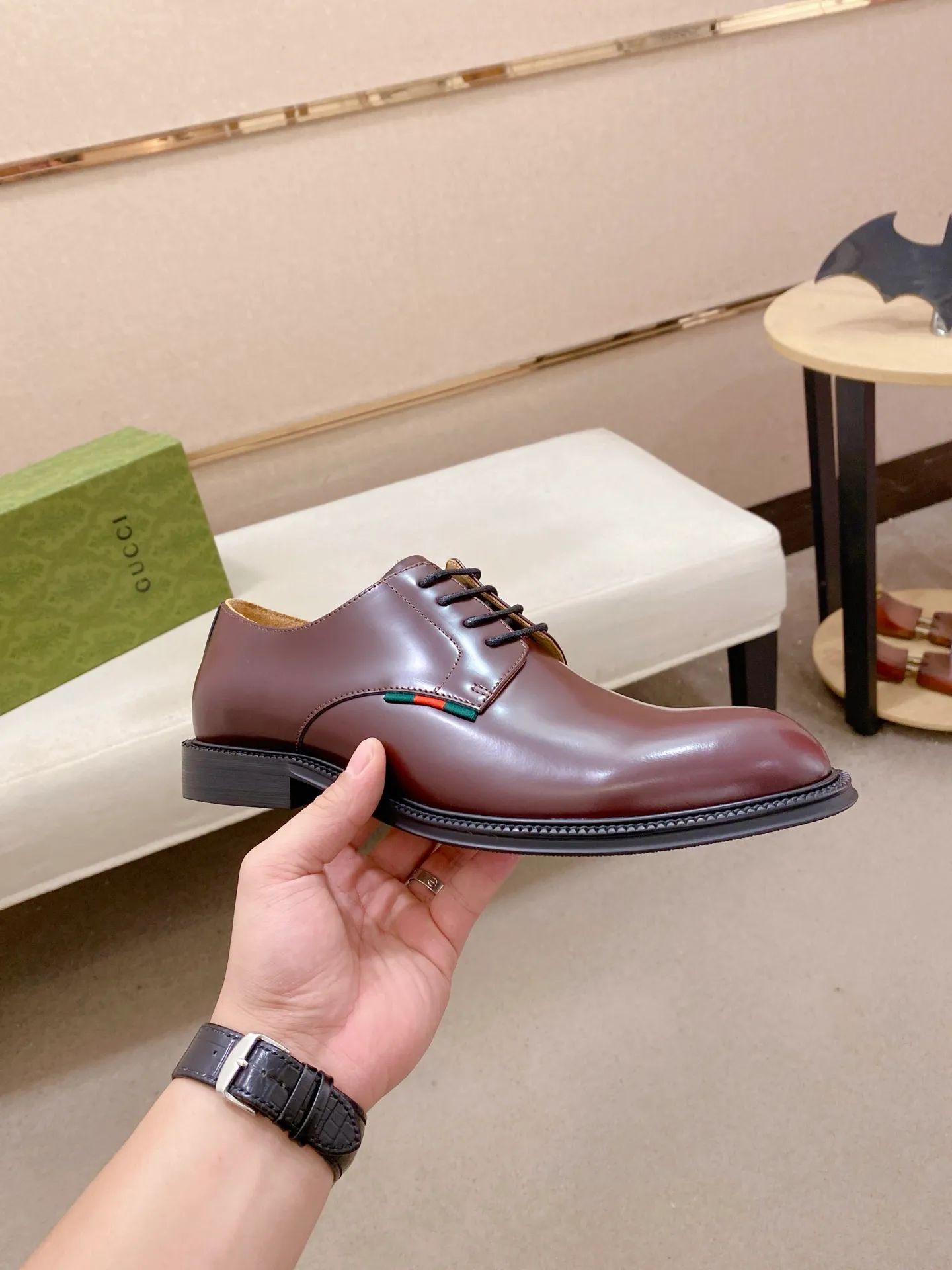 Men's shoes 💰: 520💰 (GUCCI) new series ss hot new products 💢 💠 Casual leather shoes 👞, first layer of cowhide, upper hardware buckles and logo on the sides of the shoe, brand logo on the insole and sole 💠 💎Upper: 100% cowhide 💎Inner: cowhide/100% 💎Feet: cowhide/100% 💎Sole: rubber/100% 💎SIZE: 38 39 40 41 42 43 44 Can be customized 45